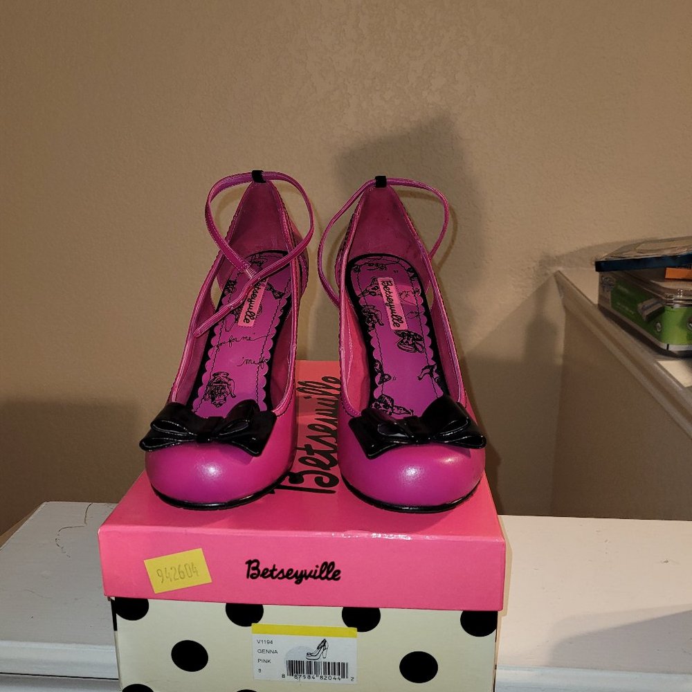 Vintage Betsey Johnson maryjanes